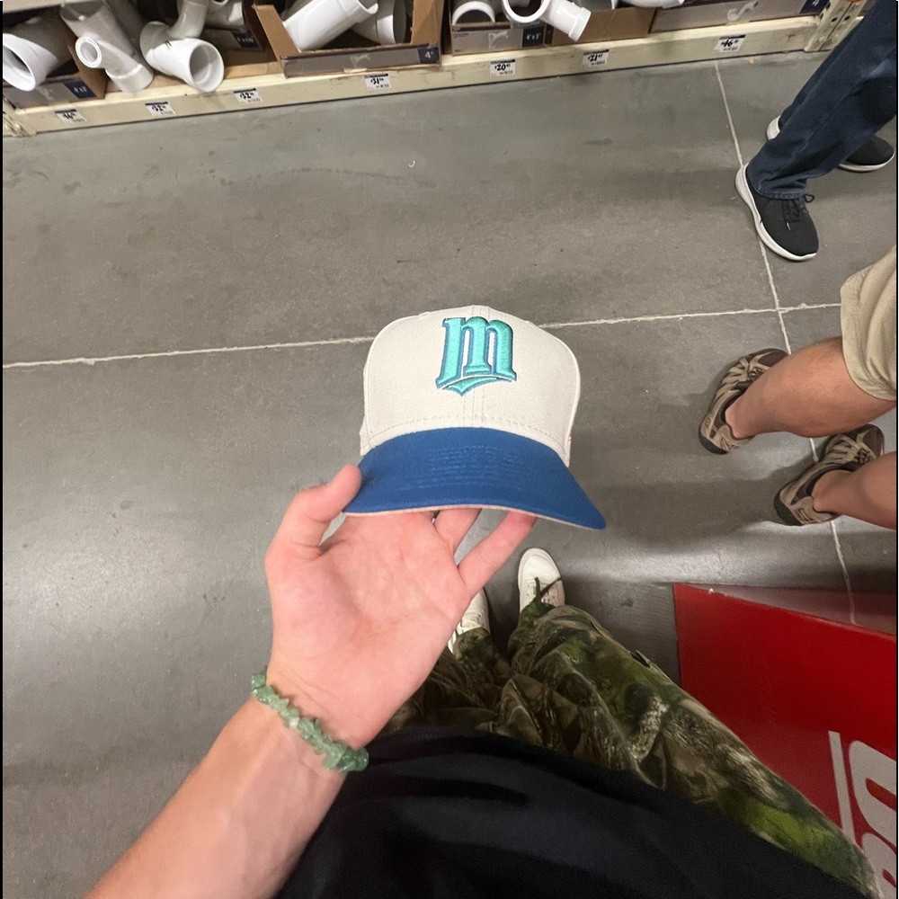 hatclub exclusive peachy (curved brim)
